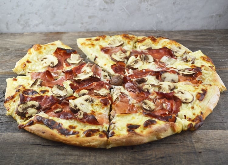 cheesy-speck-mushroom-pizza-10-www-insidetherustickitchen-com