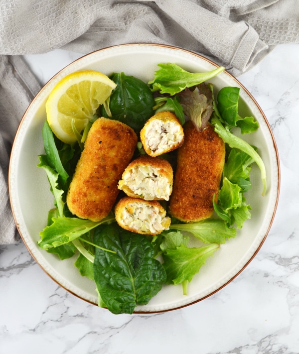  These delicious Chicken Croquettes are made with ricotta cheese, lemon and thyme www.insidetherustickitchen.com