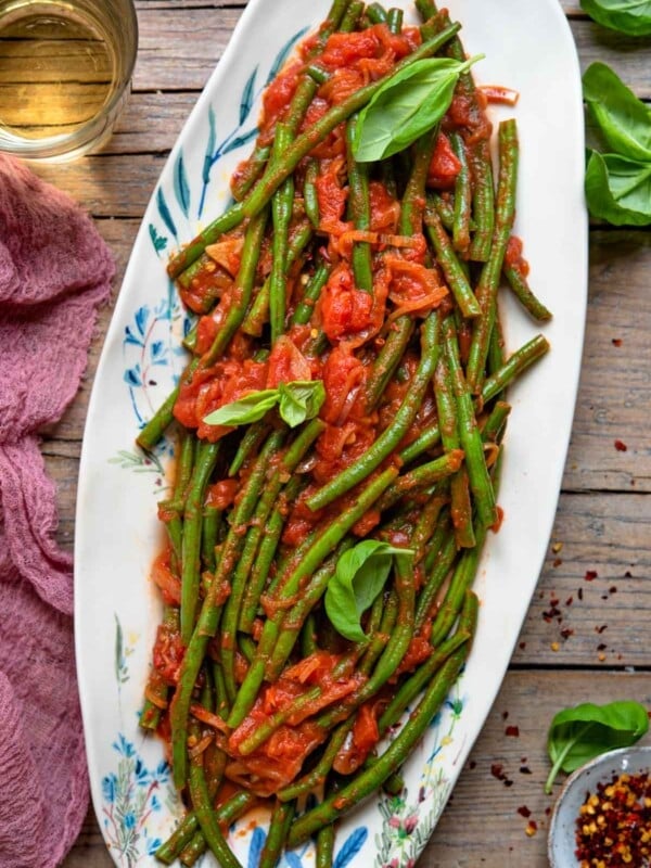 Italian green beans on a oval plate