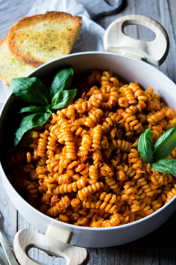sun dried tomato pasta with roasted red pepper