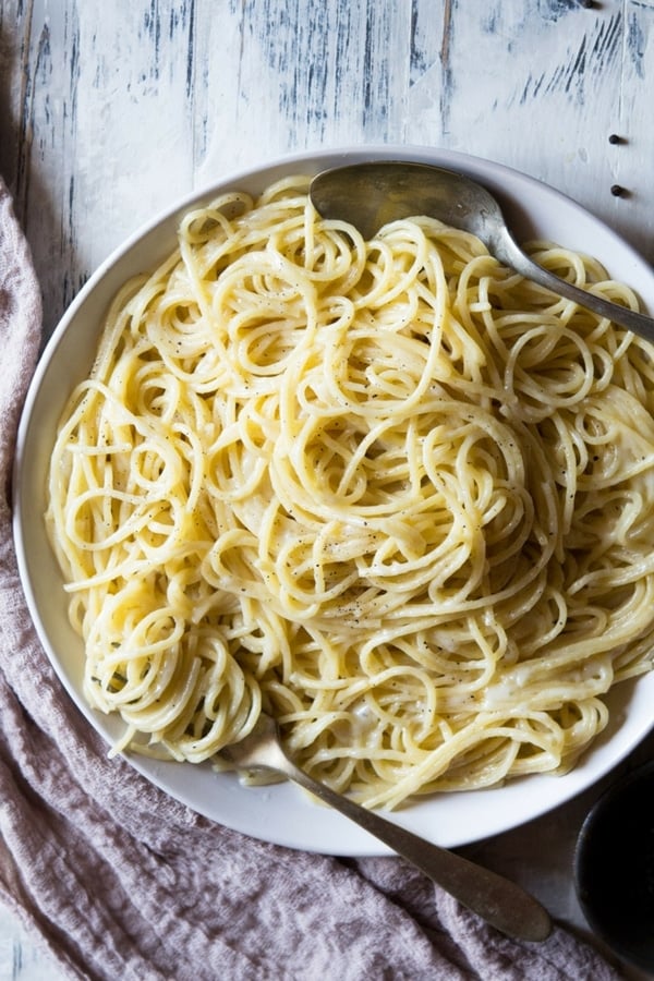 white truffle cacio e pepe recipe (cheese and pepper pasta)